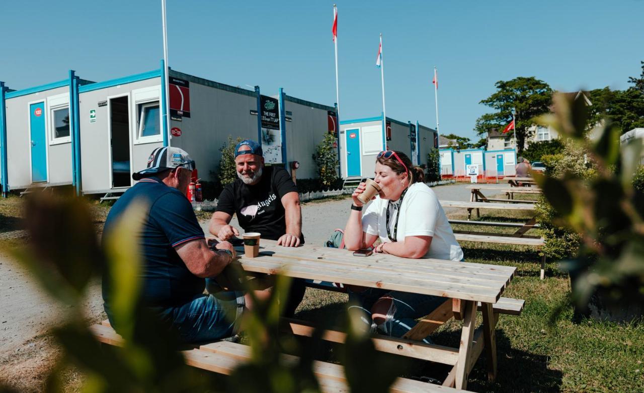 Iomtt Village At Isle Of Man Tt Douglas Esterno foto