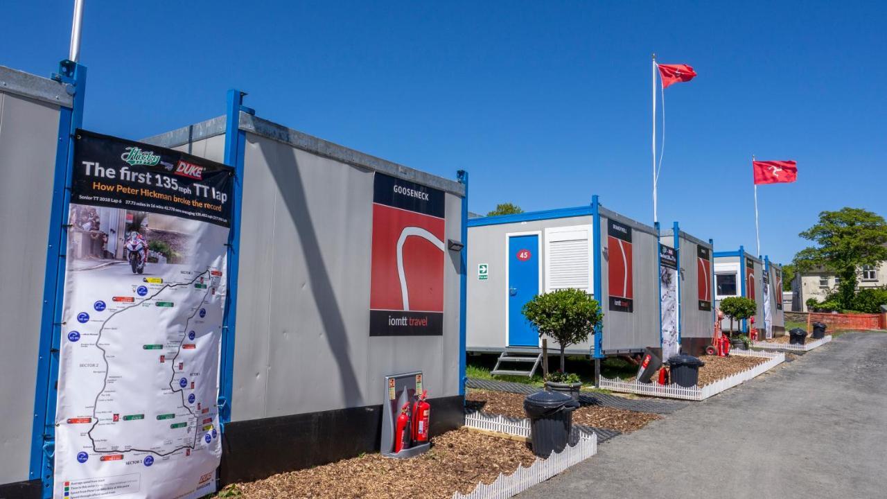 Iomtt Village At Isle Of Man Tt Douglas Esterno foto